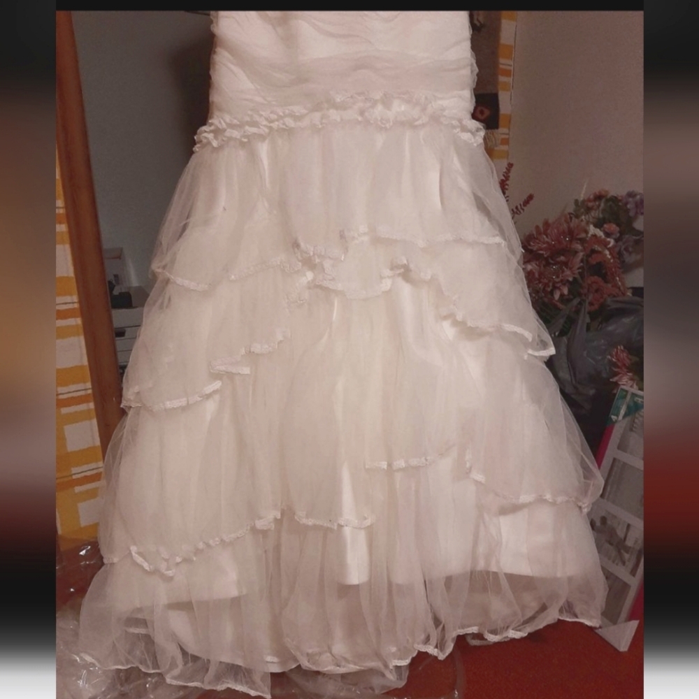 ADK wedding dress - Picture 2 of 6